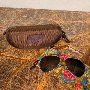Maui Jim Aviator Sunglasses Unisex with Brown Case